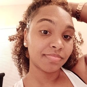 Meet your Posher, Karia